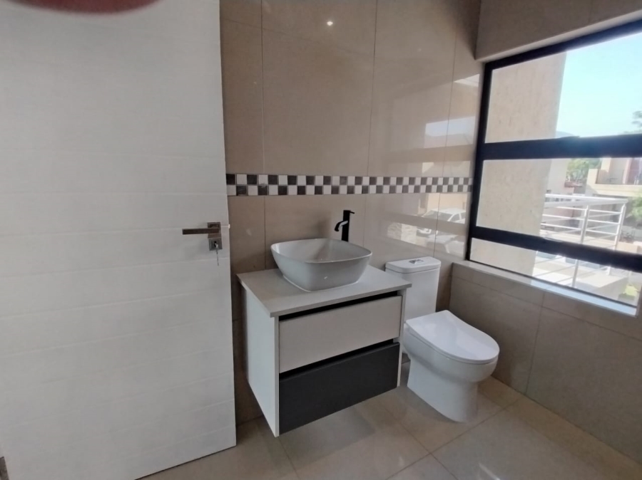 5 Bedroom Property for Sale in Melodie North West